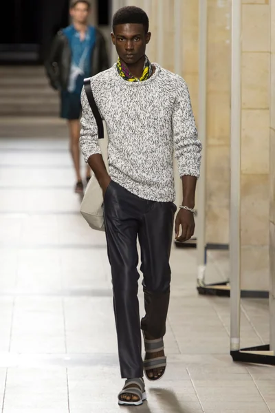 Look 13